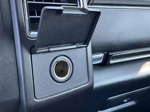 Used 2020 Ford Expedition Limited image 47