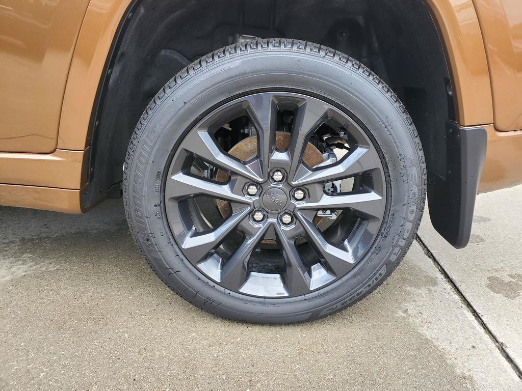 New 2026 Jeep Grand Cherokee Limited AWD/4WD image 15