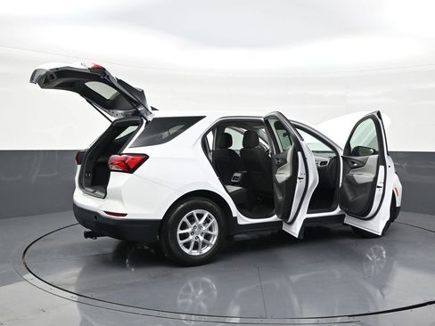Used 2024 Chevrolet Equinox LS image 29