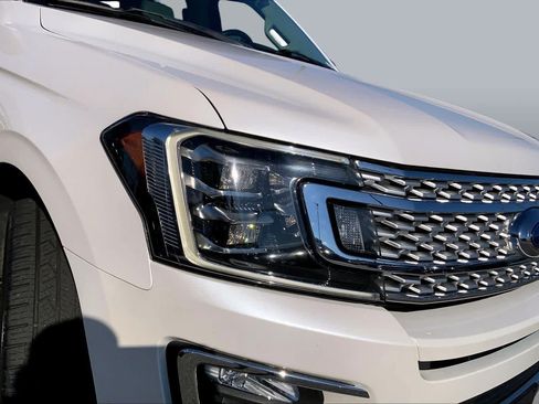 Used 2018 Ford Expedition Platinum RWD image 24