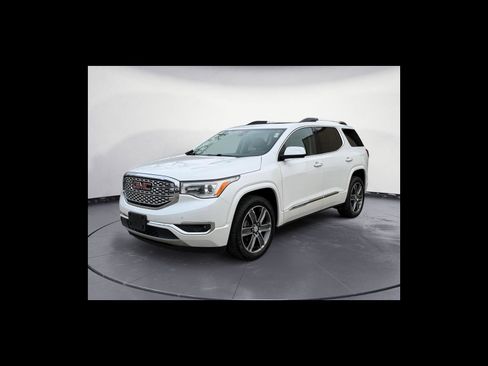 Used 2017 GMC Acadia Denali w/ Technology Package image 2