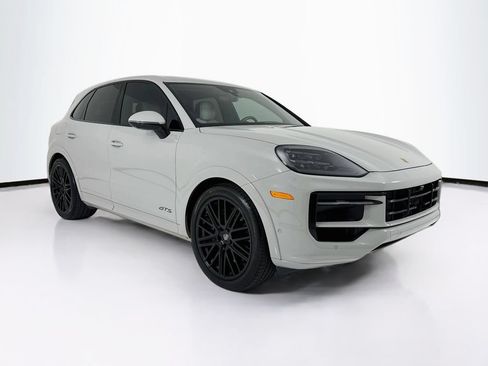 Certified 2025 Porsche Cayenne GTS AWD/4WD image 7