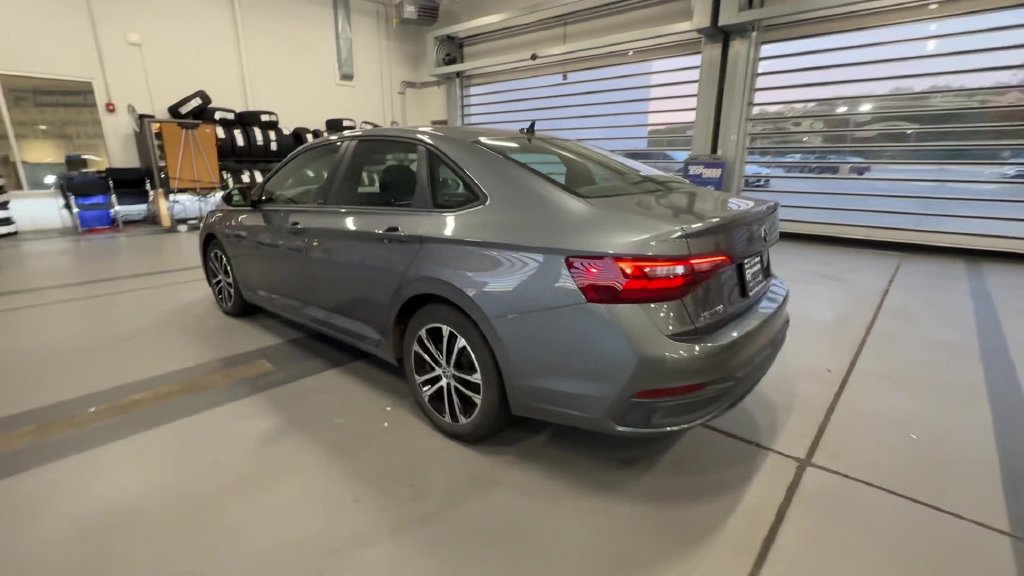 Used 2023 Volkswagen Jetta Sport FWD image 8