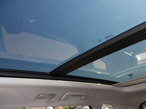 New 2026 Volkswagen Taos SE image 22