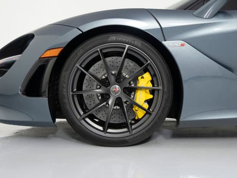 Used 2018 McLaren 720S Performance RWD image 9