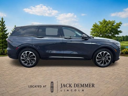 Certified 2024 Lincoln Nautilus Reserve AWD/4WD image 9