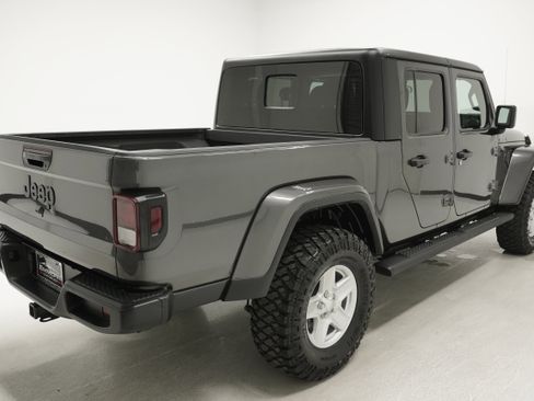 Used 2023 Jeep Gladiator Sport AWD/4WD image 4