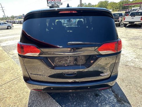 Used 2019 Chrysler Pacifica Touring Plus w/ S Appearance Package FWD image 7