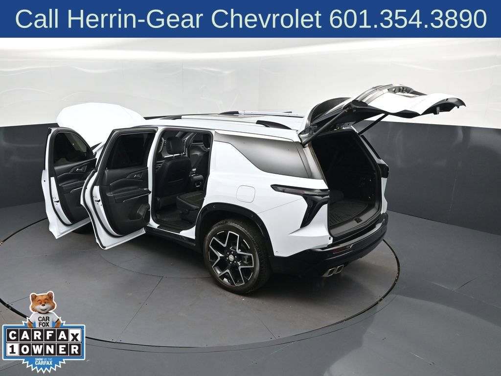 Used 2026 Chevrolet Traverse High Country FWD image 47