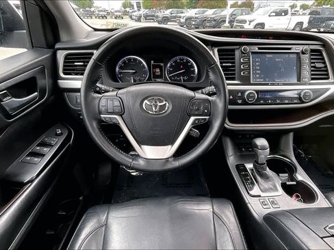 Certified 2018 Toyota Highlander XLE AWD/4WD image 5