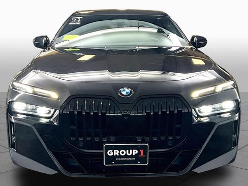 Used 2023 BMW 760i xDrive AWD/4WD image 4