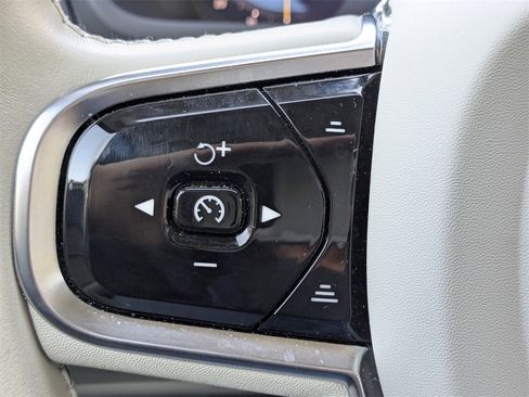 Certified 2024 Volvo XC90 T8 Plus w/ Protection Package Premier image 28