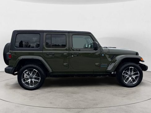 Used 2024 Jeep Wrangler Unlimited w/ Convenience Group AWD/4WD image 6