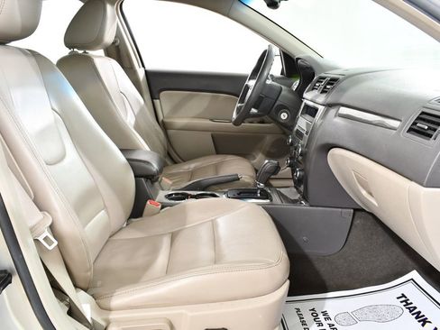 Used 2010 Ford Fusion SEL image 10