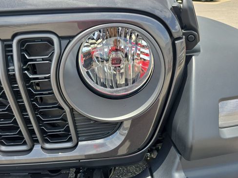 Used 2026 Jeep Wrangler Unlimited Sport AWD/4WD image 33