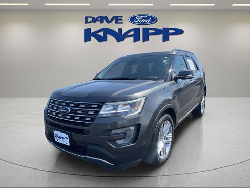 Used 2017 Ford Explorer Limited w/ Equipment Group 301A AWD/4WD image 3