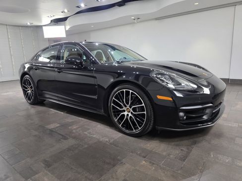 Used 2023 Porsche Panamera 4 Platinum Edition AWD/4WD image 25