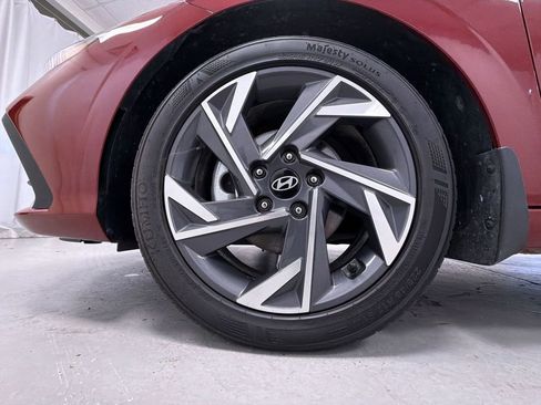 Used 2025 Hyundai Elantra Sport image 13