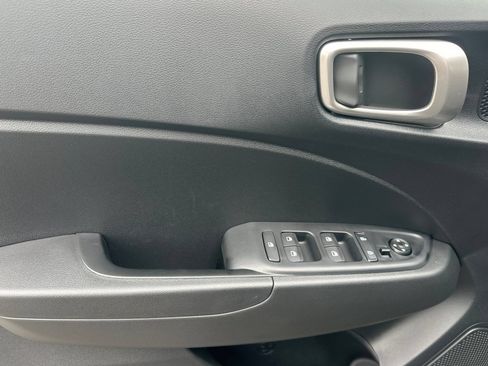 Used 2026 Hyundai Venue SE FWD image 10