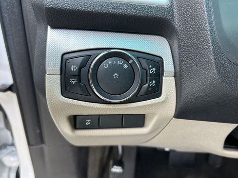 Used 2015 Ford Explorer XLT w/ Equipment Group 202A image 20