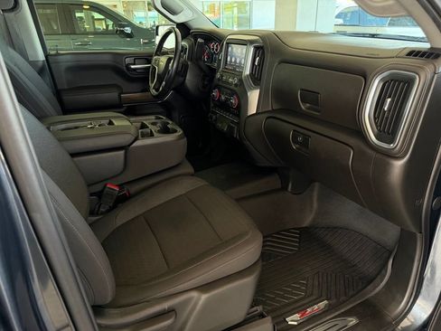Used 2022 Chevrolet Silverado 1500 LT AWD/4WD image 16