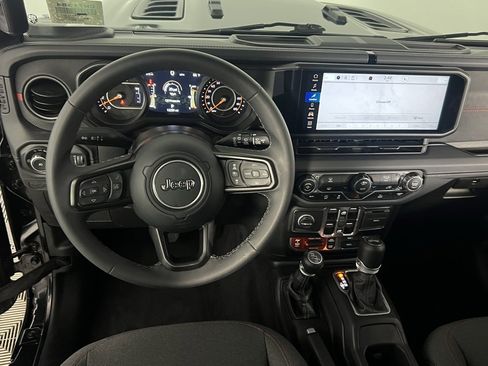 Certified 2025 Jeep Wrangler Unlimited Rubicon image 16