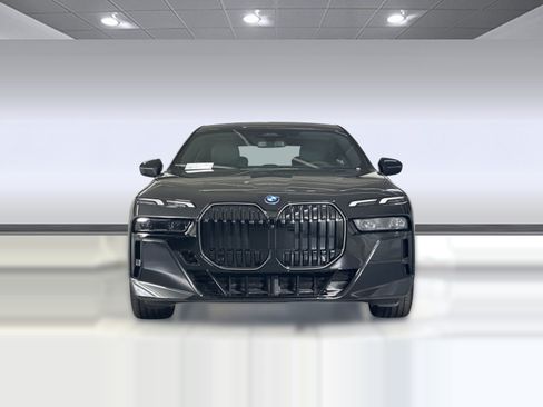 Used 2026 BMW i7 eDrive50 w/ M Sport Package RWD image 6