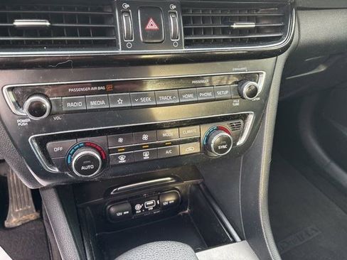 Used 2019 Kia Optima S w/ S Panoramic Sunroof Package image 24