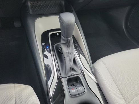 Used 2022 Toyota Corolla LE image 15