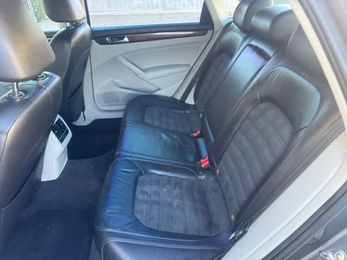Used 2013 Volkswagen Passat TDI SEL Premium FWD image 19