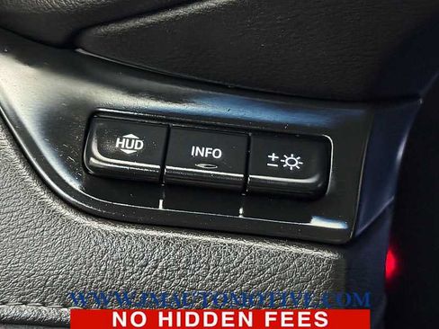 Used 2019 Cadillac Escalade ESV Luxury AWD/4WD image 38