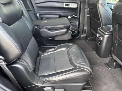 Used 2023 Ford Explorer ST AWD/4WD image 32