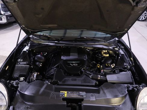 Used 2004 Ford Thunderbird Deluxe image 9