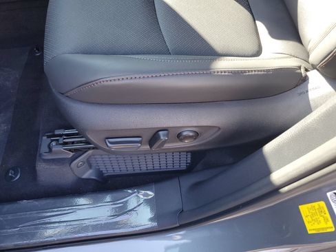 New 2026 Toyota Sienna Platinum AWD/4WD image 18