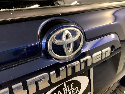 Used 2017 Toyota 4Runner SR5 image 30