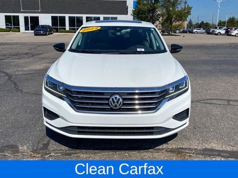 Used 2022 Volkswagen Passat 2.0T image 2