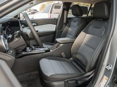 Used 2026 Chevrolet Trax LT w/ Driver Confidence Package image 52