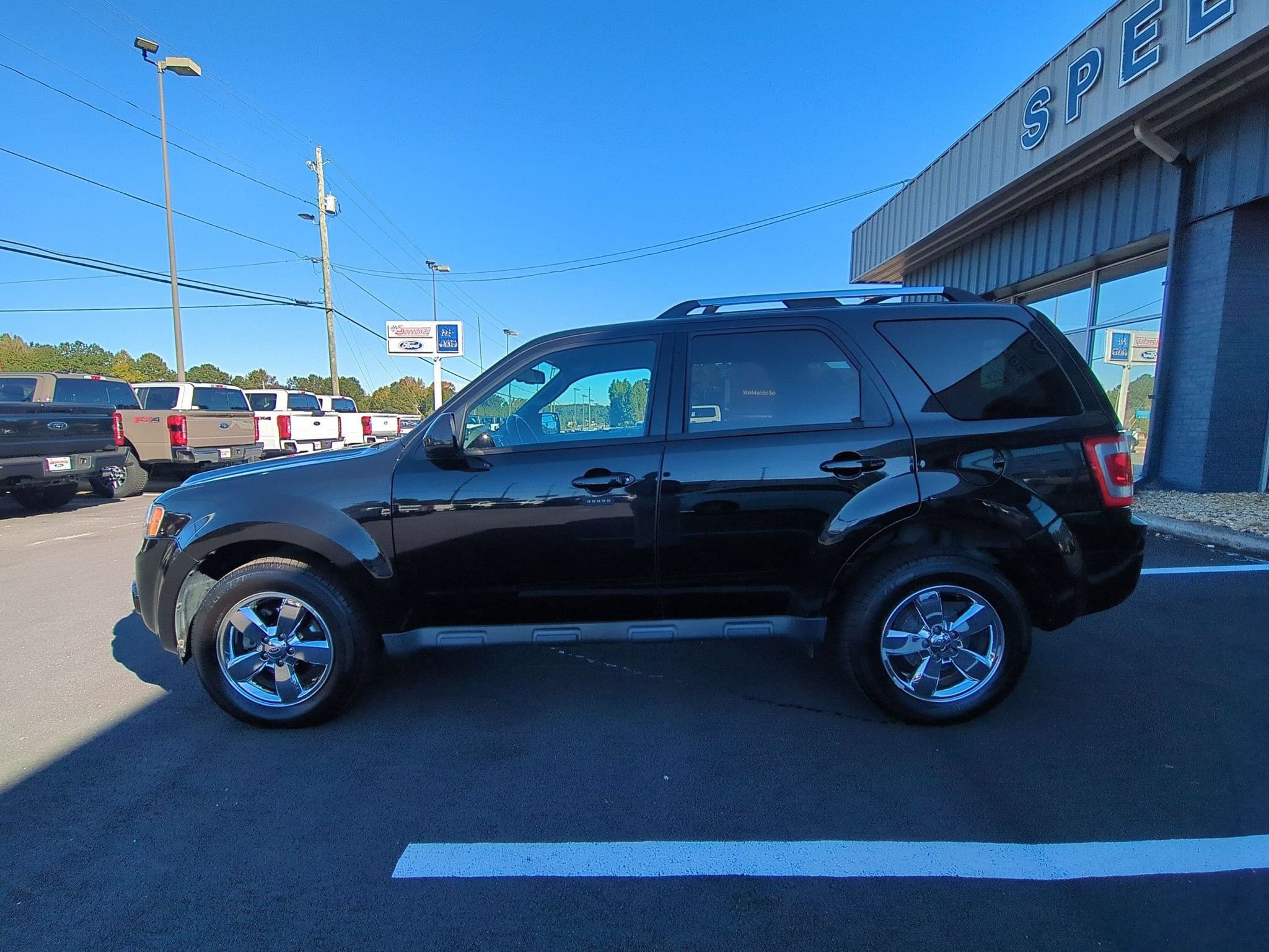 Used 2011 Ford Escape Limited w/ 302A Rapid Spec Order Code FWD image 10