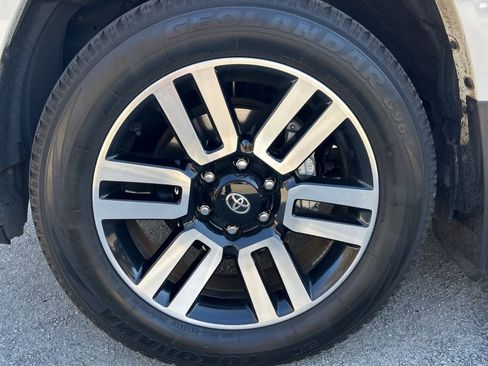 Used 2022 Toyota 4Runner Limited image 9