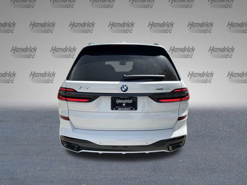 Certified 2025 BMW X7 xDrive40i w/ M Sport Package image 8