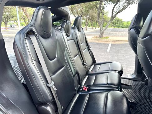 Used 2020 Tesla Model X image 22