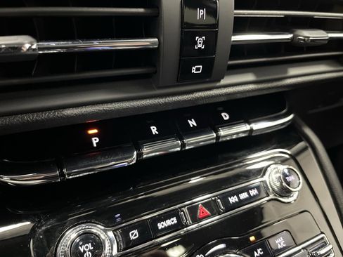 Used 2022 Lincoln Corsair AWD w/ Premium Package image 23