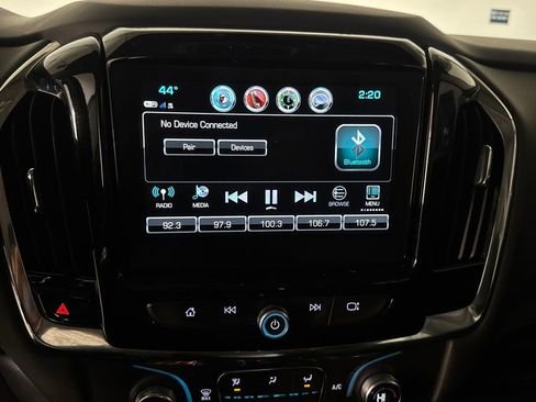 Used 2018 Chevrolet Traverse LT image 18