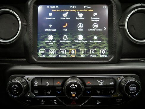 Used 2019 Jeep Wrangler Unlimited Sahara image 21