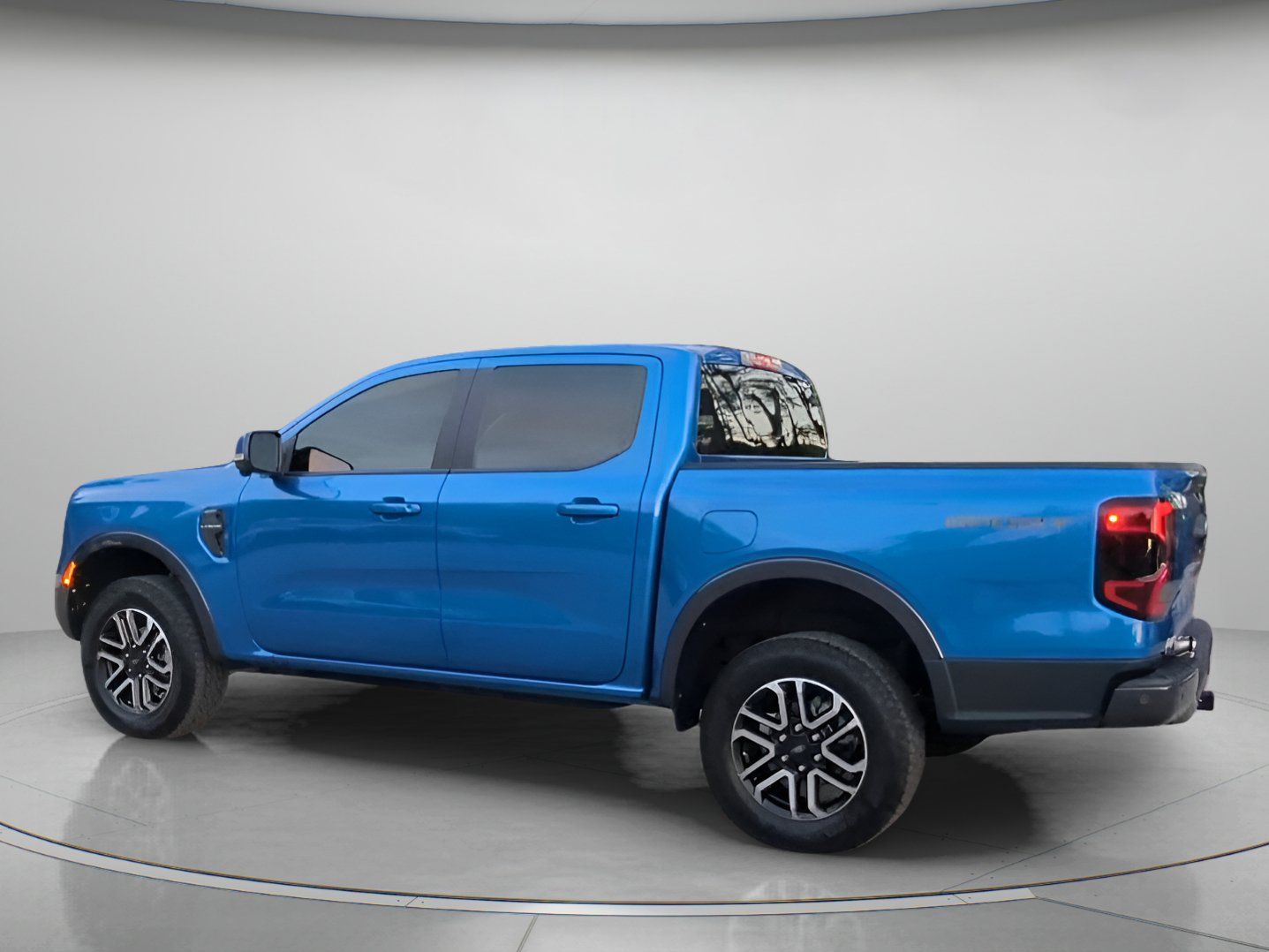 Certified 2024 Ford Ranger Lariat w/ Trailer Tow Package RWD image 16