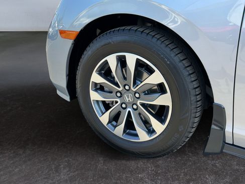 Used 2024 Honda Odyssey EX-L image 9