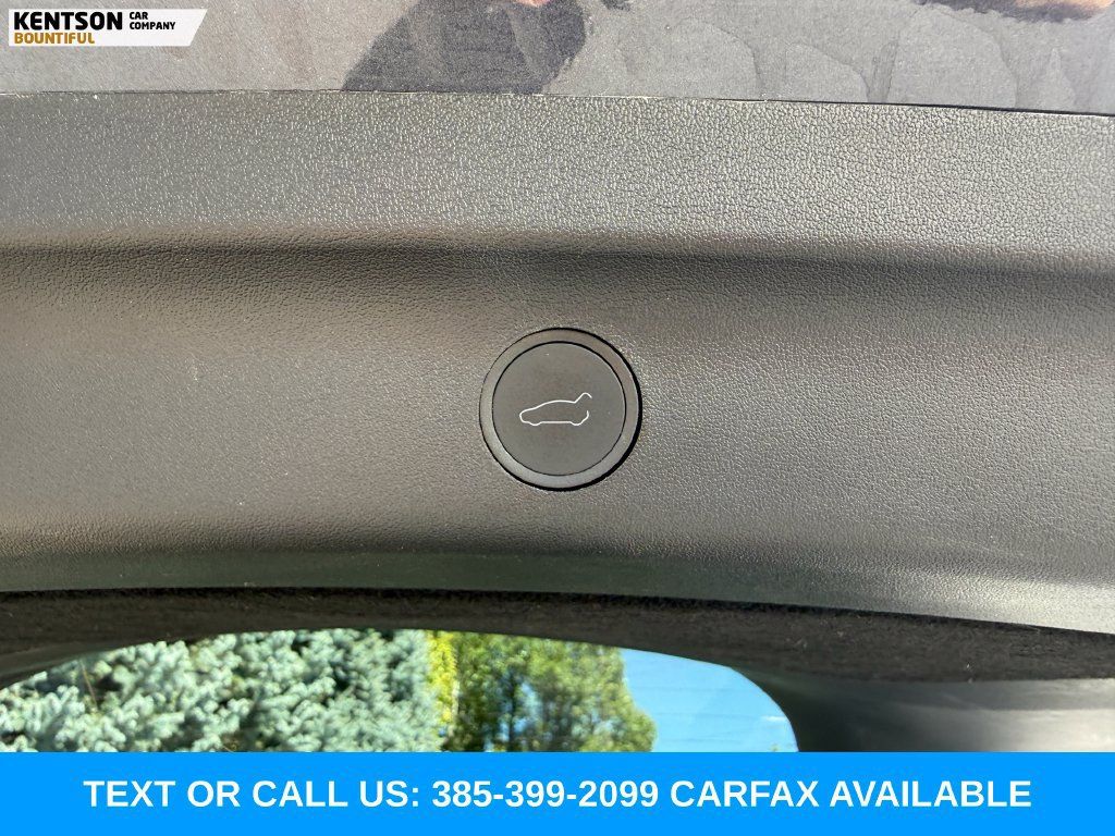 Used 2023 Tesla Model Y Long Range AWD/4WD image 32