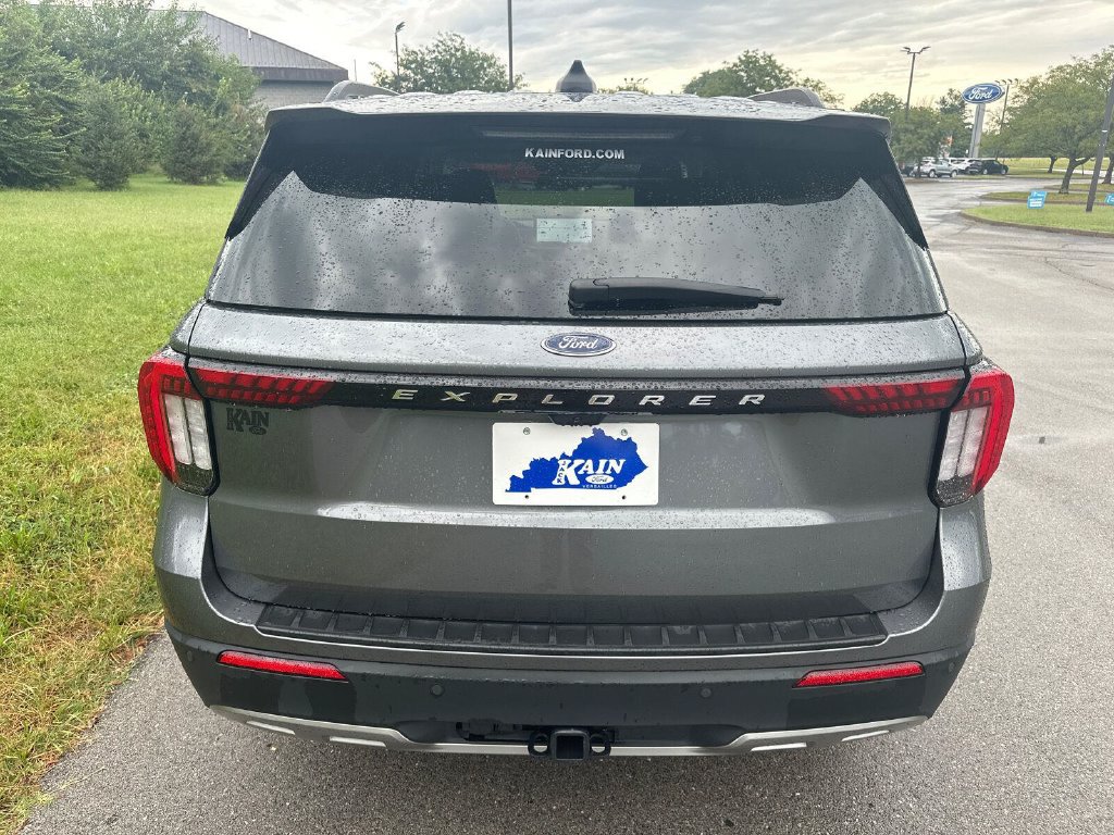 Used 2025 Ford Explorer Active w/ Active Comfort Package AWD/4WD image 13