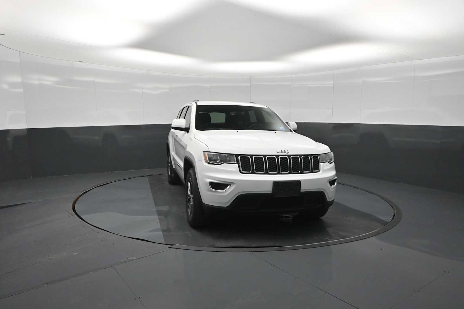 Used 2018 Jeep Grand Cherokee Laredo AWD/4WD image 63