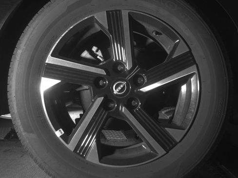 Used 2025 Nissan Sentra SV image 15